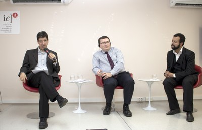 Mario Sergio Salerno, Richard A. Williams and Leonardo Augusto de Vasconcelos Gomes