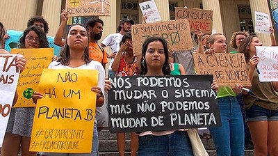 Estudantes em manifestações - "Sextas pelo Futuro" - São Paulo