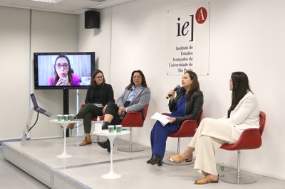 Rivana Barreto Ricarte, via vídeo-conferência, Fabiana Severi, Fabiana Dal Mas, Tani Wurster e Yara Campos Souto