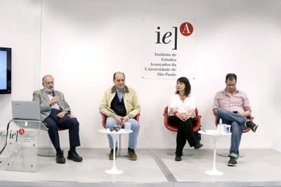 Guilherme Ary Plonski, Eugenio Bucci, Renata Mielli e  Pablo Ortellado 