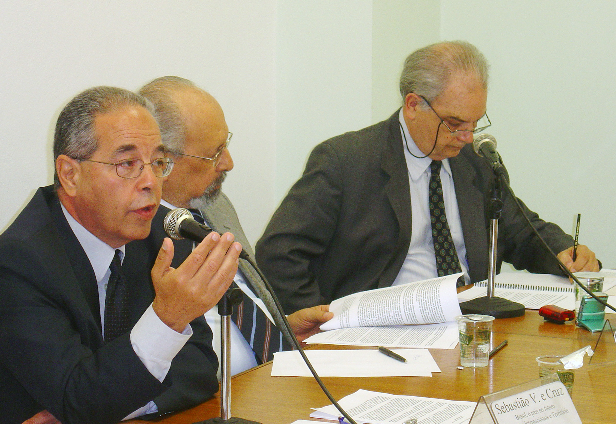 Sebastião Velasco e Cruz, Oliveiros Ferreira e Guilherme Leite da Silva Dias