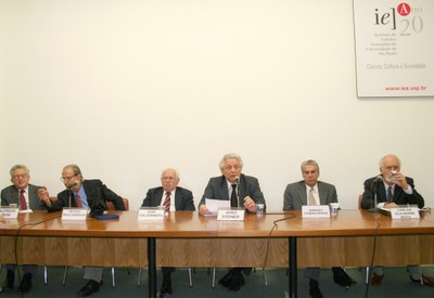 Alfredo Bosi, Sérgio Mascarenhas, José Goldemberg, João Steiner, Armando Corbani Ferraz e Carlos Guilherme Mota