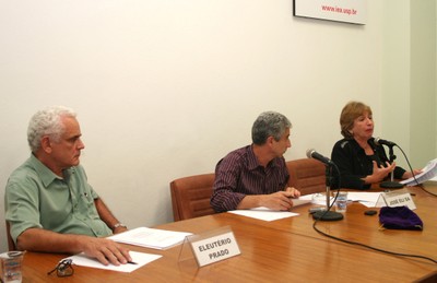 Eleutério Prado, José Eli da Veiga e Cristina Possas