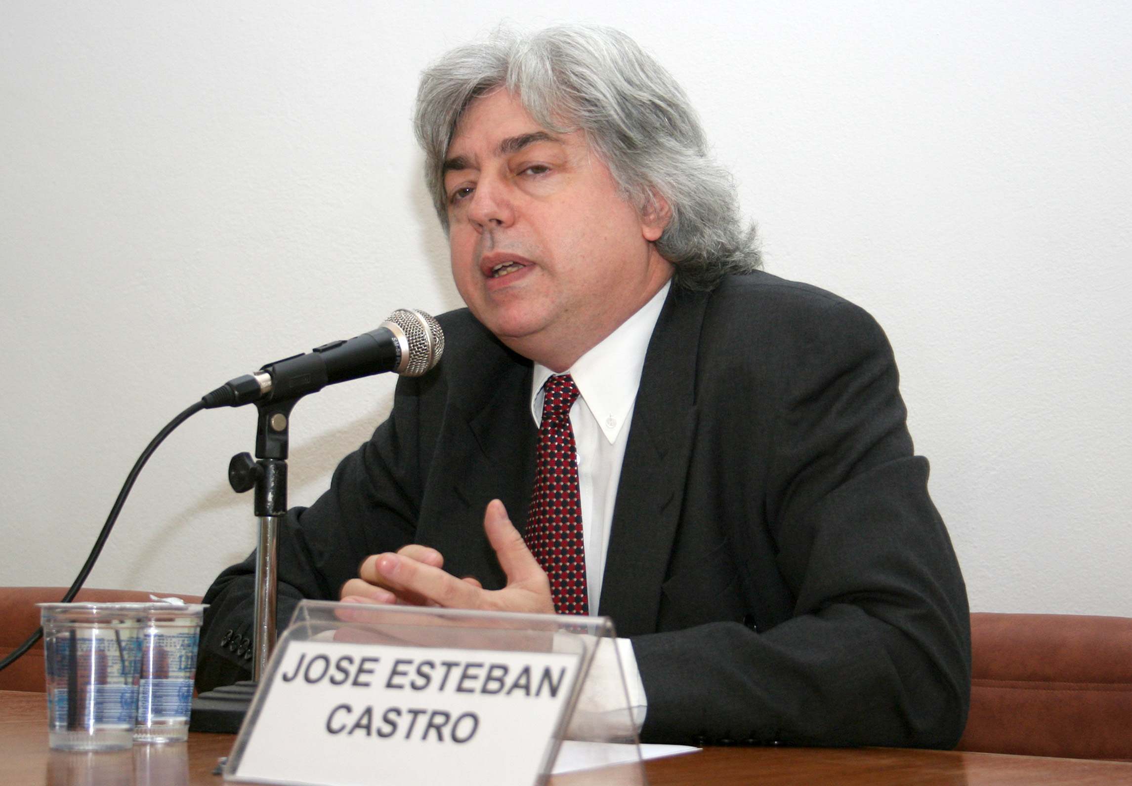 José Esteban Castro