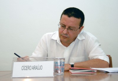 Cícero Araújo