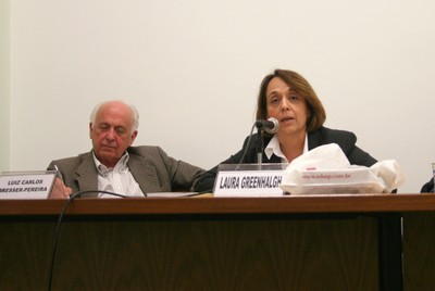 Luiz Carlos Bresser-Pereira e Laura Greenhalgh