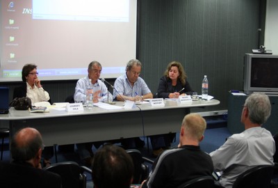 Lourdes Sola, José Álvaro Moisés, Francisco Weffort e Rachel Meneguello