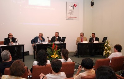 Sérgio Adorno, Gérard Israël, Marc Peltot, Celso Lafer e Guilherme Assis de Almeida
