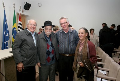 César Ades, Paulo Vanzolini, Robert Trivers e Francisca Carolina do Val