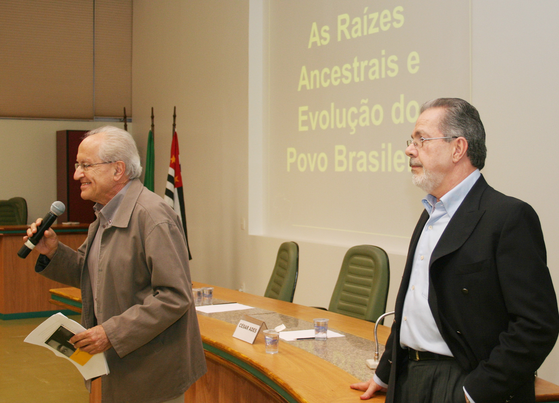 César Ades faz abertura do evento e apresenta Sérgio Danilo Pena