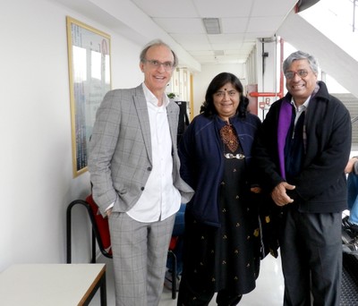 Martin Grossmann, Mridula Mukherjee e Aditya Mukherjee
