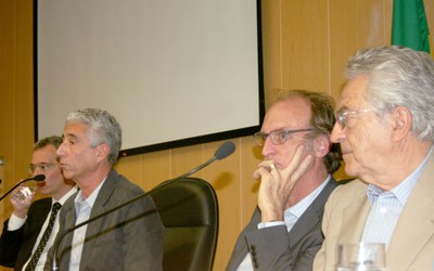 Eliezer Diniz, José Eli da Veiga, Martin Grossmann e Alfredo Bosi