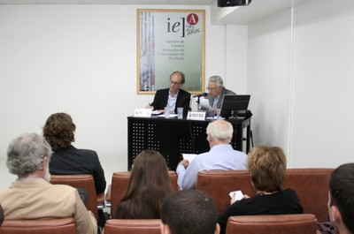 Martin Grossmann e Alfredo Bosi na Abertura do lançamento da Revista Estudos Avançados n. 75