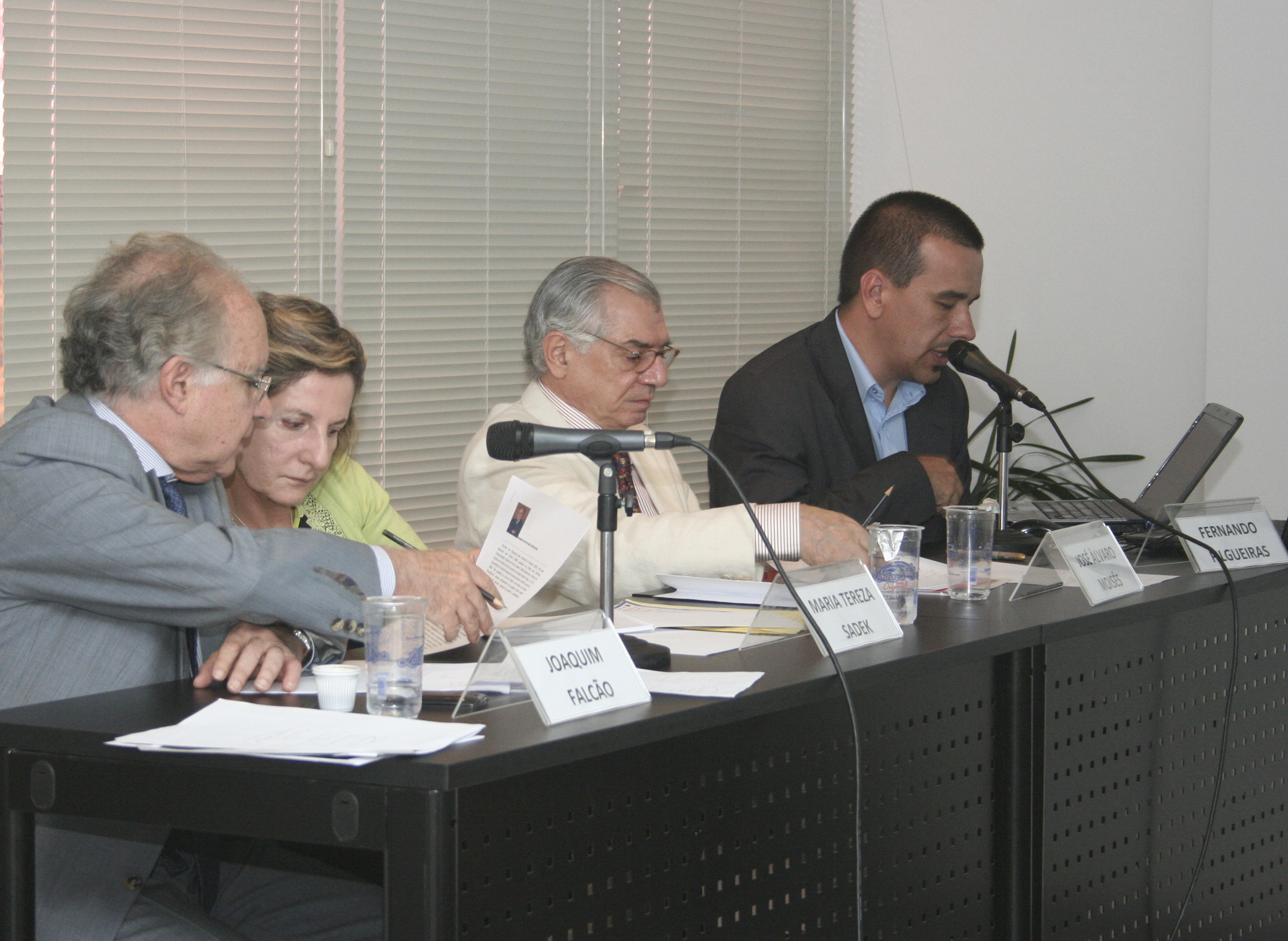 Joaquim Falcão, Maria Tereza Sadek, José Álvaro Moisés e Fernando Filgueiras