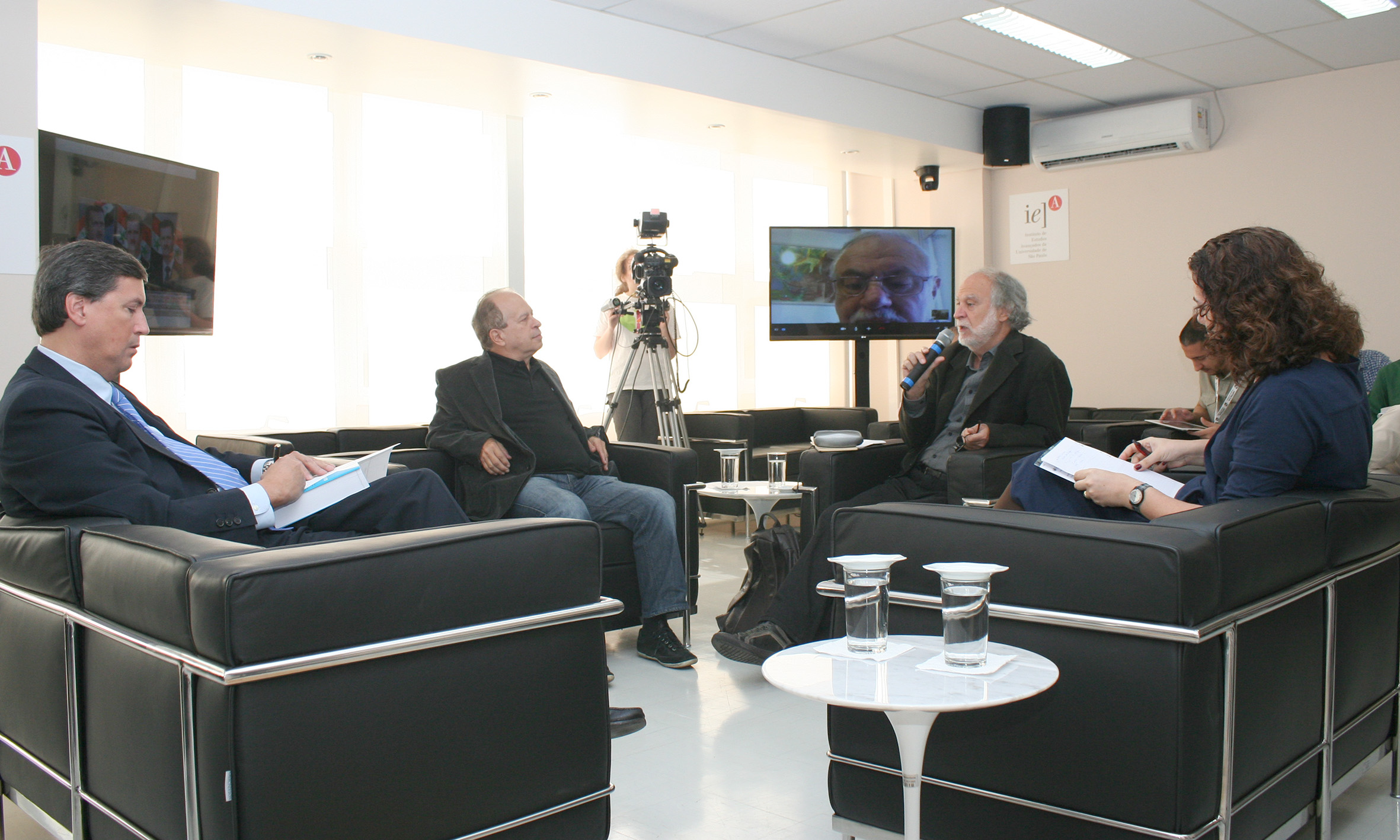 Pedro Dallari, Renato Janine, Bernardo Sorj via video conferência, Massimo Canevacci e Deisy Ventura