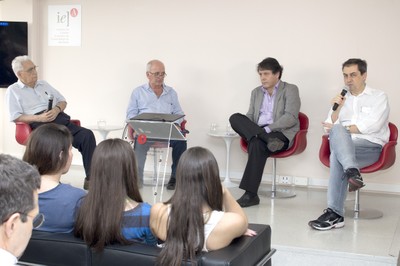a partir da esquerda, Maurício Peixoto, Welington de Melo, Marcelo Viana e Edson Faria
