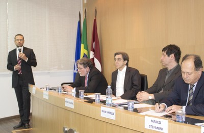 Roberto dos Reis Alvarez, Carlos Américo Pacheco, Mauro Borges Lemos, Mario Sergio Salerno e Irani Varella