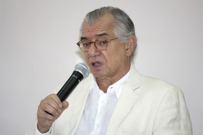 José Álvaro Moisés faz a abertura do evento e apresenta os expositores