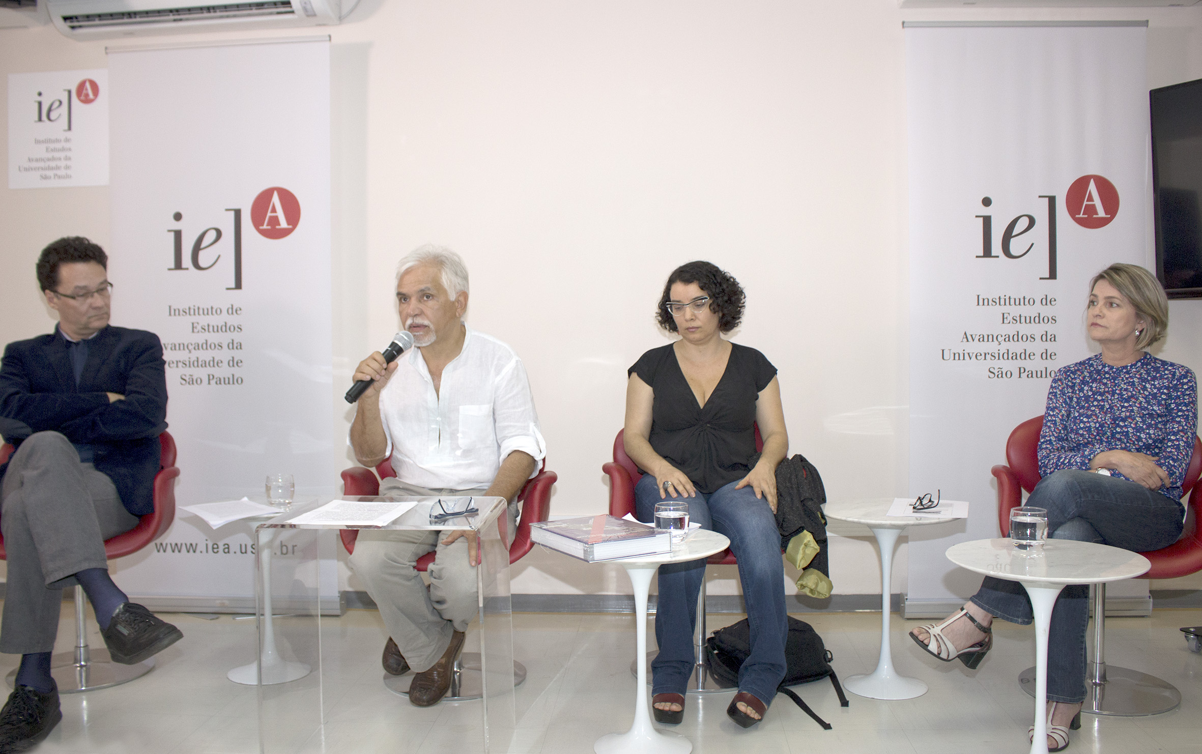 Marcio Selligmann-Silva, José Sérgio Carvalho, Janaína de Almeida Teles e Katia Neves