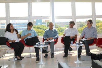 Lúcia dos Santos Garcia, Márcio Pochmann, Alfredo Bosi, Anselmo Luis dos Santos e José Darin Klein