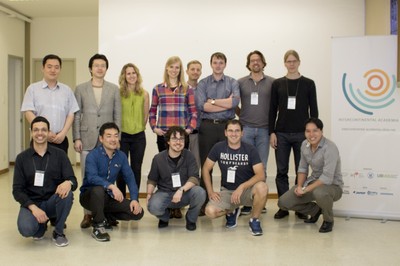 Os 13 participantes da Intercontinental Academia - 25 de abril 2015