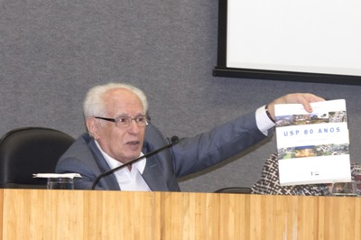 José Goldemberg durante aula magna "Os 80 anos da Universidade de São Paulo: uma análise crítica" - 20 de abril de 2015