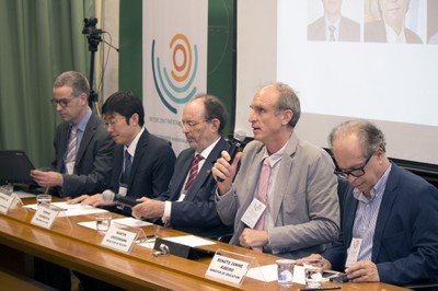 Carsten Dose, Dapeng Cai, Hernan Chaimovich, Martin Grossmann e Ministro Renato Janine Ribeiro