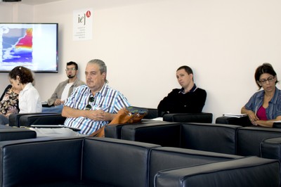 José Renato de Campos Araújo observa a apresentação de Cristiano Mazur Chiessi