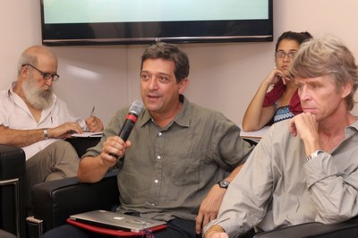 Eduardo Neves fala durante o debate - (12/11/2015)