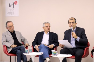 Marco Aurélio Nogueira, José Álvaro Moisés e Ricardo Gandour
