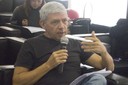 Celso Fonseca faz perguntas aos expositores durante o debate