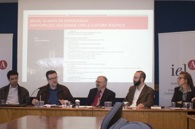 Guilherme Arbache, Carlos Melo, José Álvaro Moisés, Nuno Coimbra Mesquita e Stefania Lapolla Cantoni 