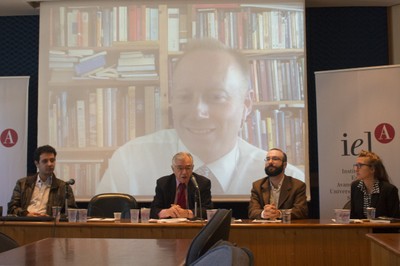 José Álvaro Moisés abre o evento e apresenta os expositores