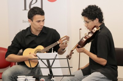 Momento Musical  "Cordas Duplas"  Alesi Souza e Alex Amaral