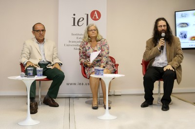 Carlos Hugueney Irigaray, Débora Fernandes Calheiros e Alessandro Soares da Silva
