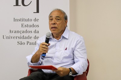 Gildo Magalhães dos Santos Filho encerra o evento