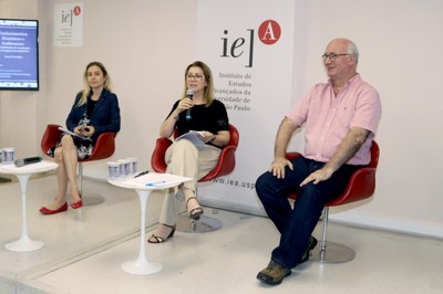 Aline Vieira de Carvalho, Sílvia Helena Zanirato e Paulo Henrique Martinez