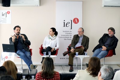 Marcos Reis Rosa, Ligia Vizeu Barrozo, Reinaldo Pérez Machado e Christopher Small 
