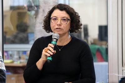 Eliana Sousa Silva apresenta os expositores