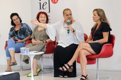 Valéria de Mendonça, Eugênia Gorini Esmeraldo, Ana Helena Curti e Vitória Arruda