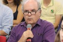 Pedro Leite da Silva Dias faz perguntas durante o debate