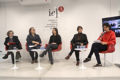 Cristina Antunes, Tatiana Vasconcelos, Mariana Esteves Martins, Ariane Soeli Lavezzo e Teresa Cristina Toledo de Paula