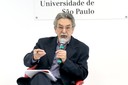 Nílson José Machado apresenta os debatedores