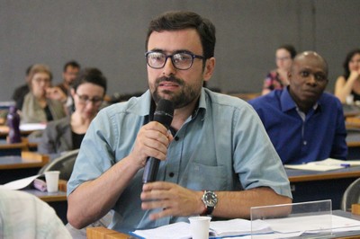 Rafael Faleiros de Padua faz perguntas aos expositores - 1/10/2018