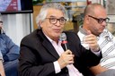 José Roberto Cardoso faz perguntas oa expositor durante o debate