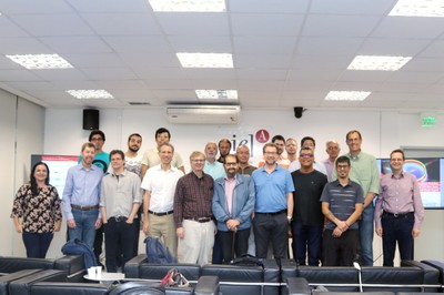 Foto de encerramento com os participantes do Seminário