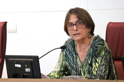 Helena Nader abre o evento em homenagem a Mário Schenberg
