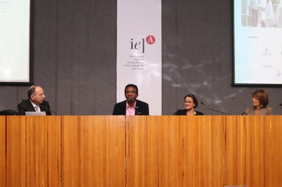 Mauro Fisberg, Luiz Carlos de Oliveira, Maria Paula de Albuquerque e Elizabeth Fujimori
