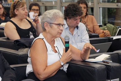 Maria do Carmo Sobral fala durante o debate - 22/04/2019