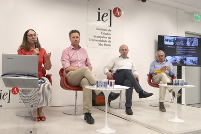 Silvia Cervellini, Iain Walker, Sérgio Fausto e José Álvaro Moisés